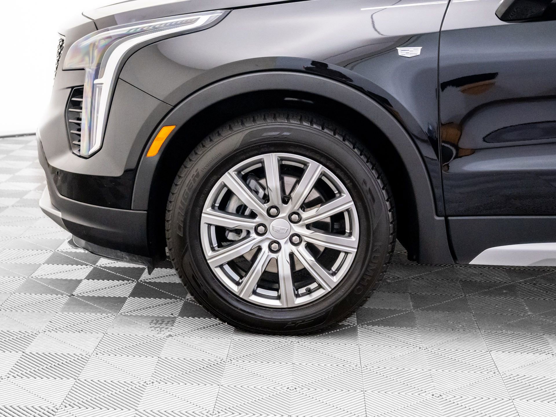 Certified 2023 Cadillac XT4 Premium Luxury image 35