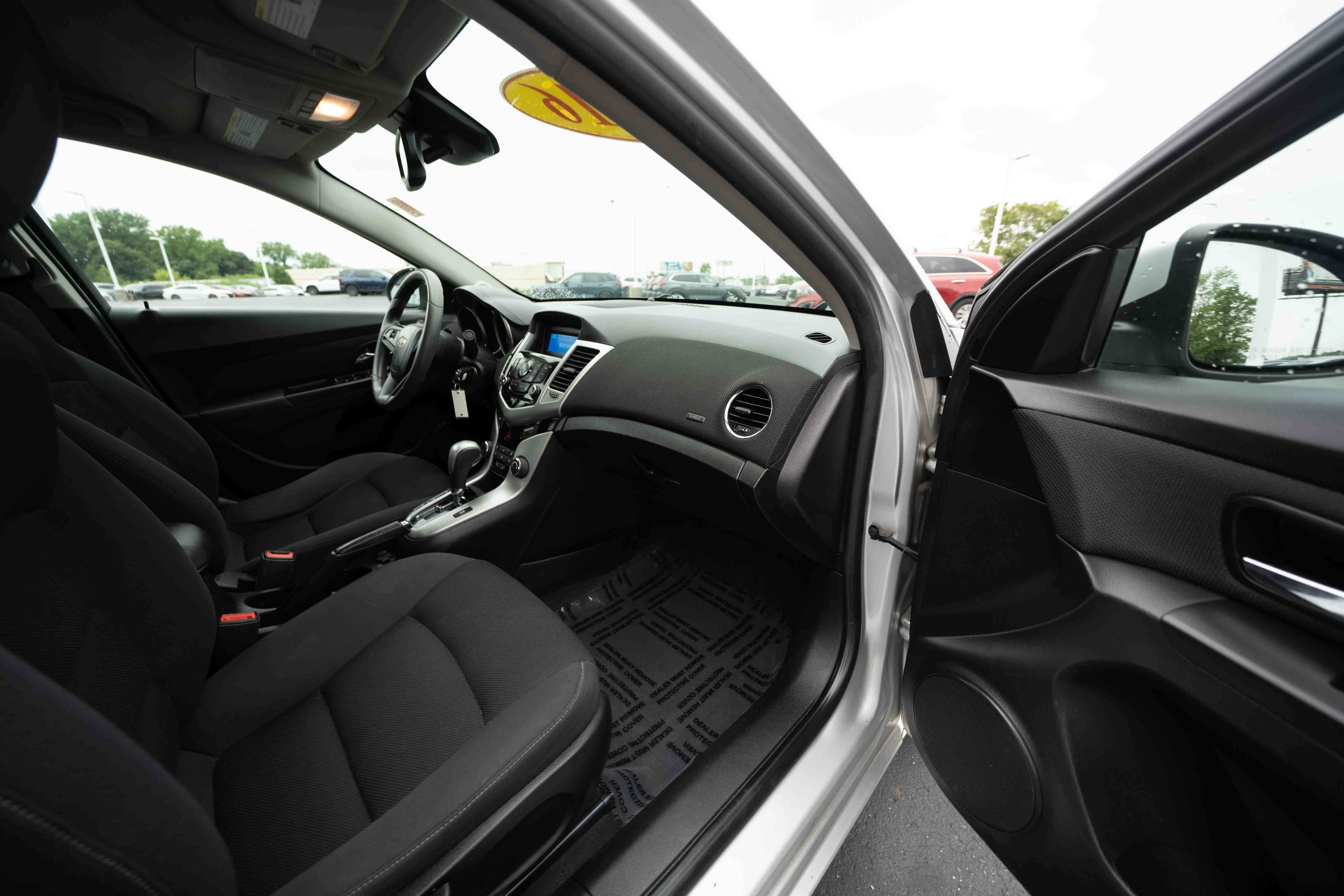 Used 2016 Chevrolet Cruze LT FWD image 25