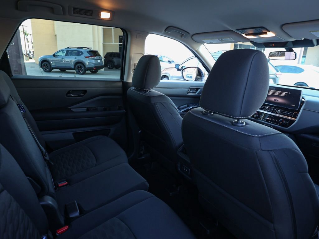 New 2026 Nissan Pathfinder SV image 17