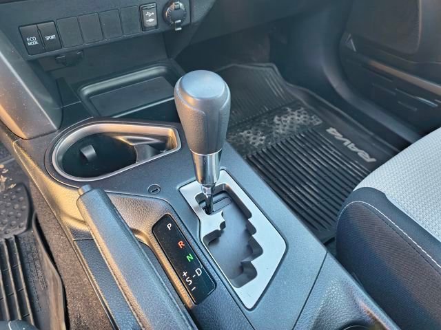 Used 2018 Toyota RAV4 XLE image 21