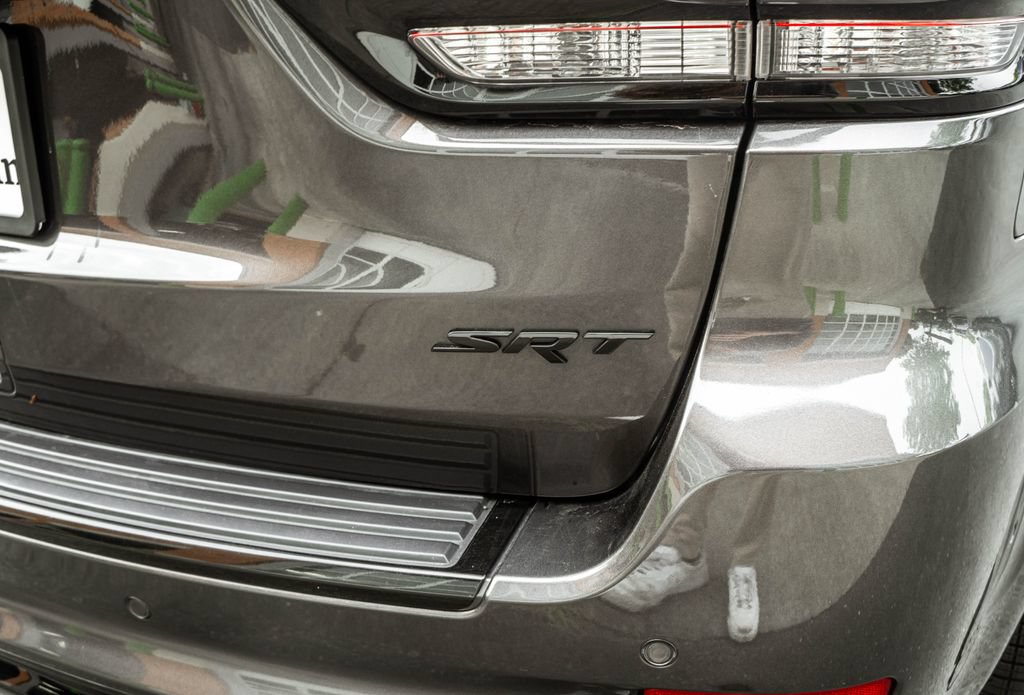 Used 2020 Jeep Grand Cherokee SRT AWD/4WD image 40