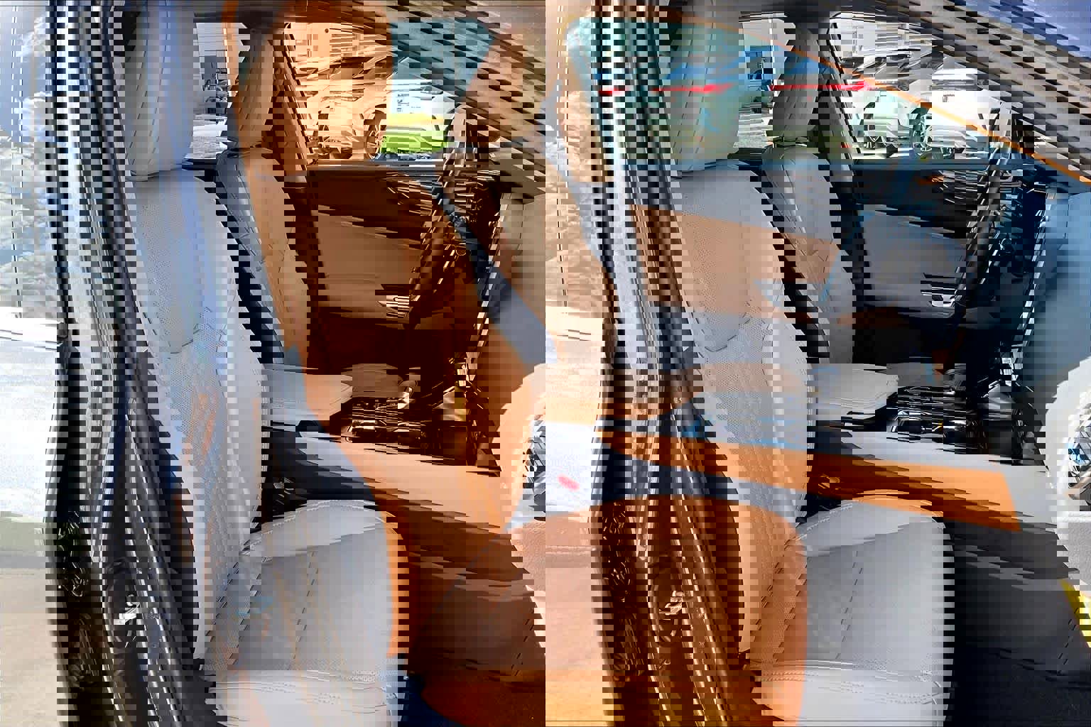 Used 2025 Lexus NX 250 FWD w/ Towing Package (2000 Lbs) image 9