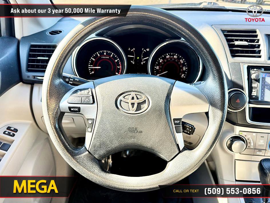 Used 2013 Toyota Highlander 4WD w/ Cold Weather Pkg image 25