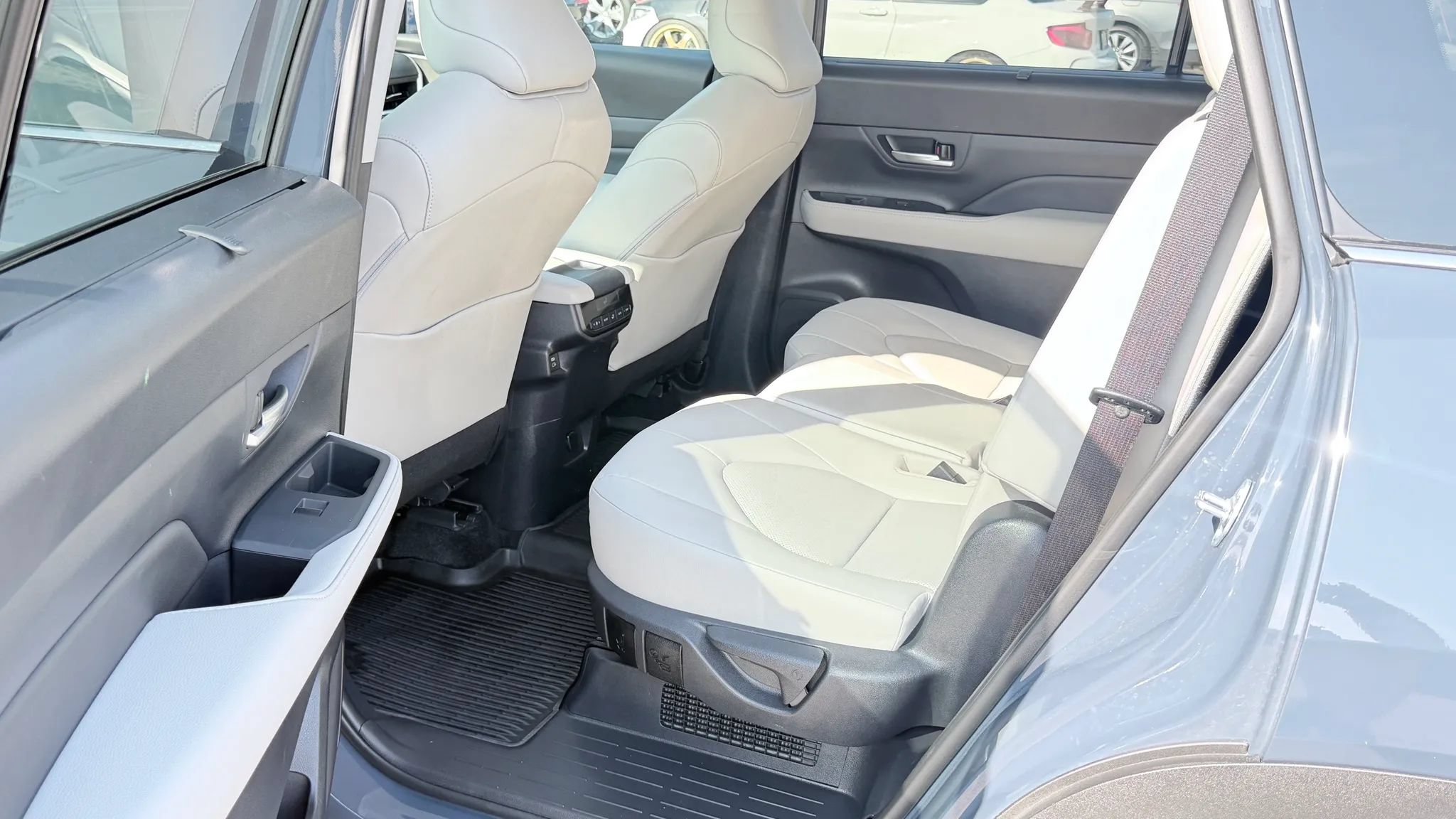 Used 2025 Toyota Grand Highlander AWD Hybrid image 14
