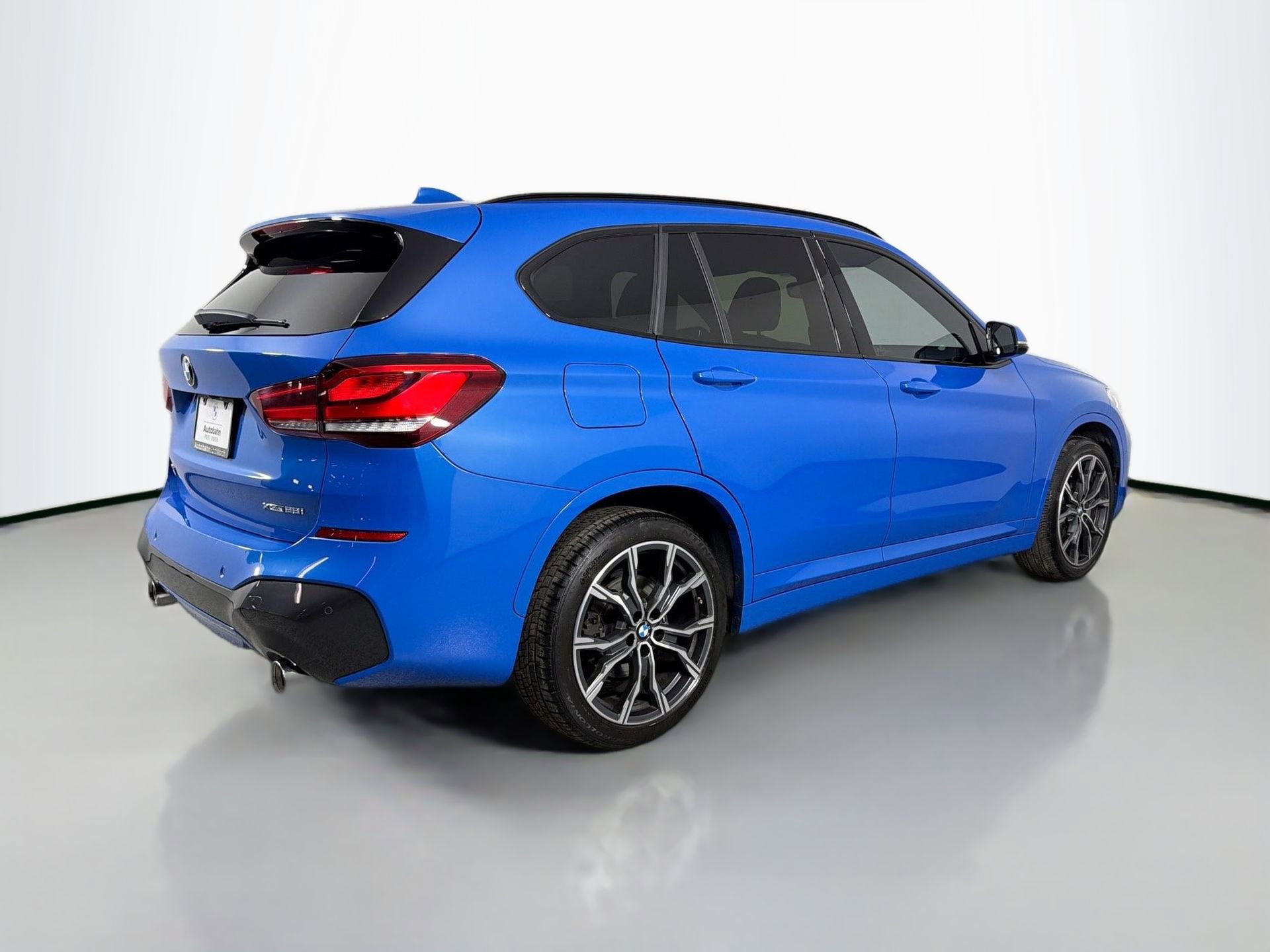 Used 2022 BMW X1 xDrive28i w/ M Sport Package image 6
