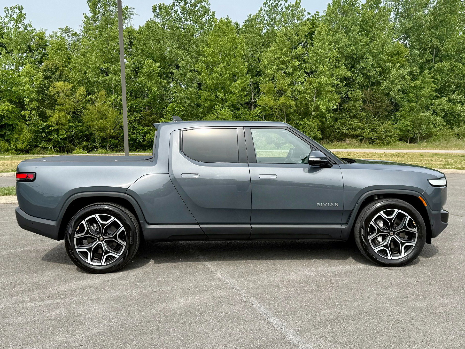 Used 2024 Rivian R1T Adventure AWD/4WD image 3