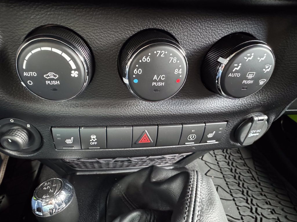Used 2013 Jeep Wrangler Unlimited Rubicon w/ Dual Top Group AWD/4WD image 21