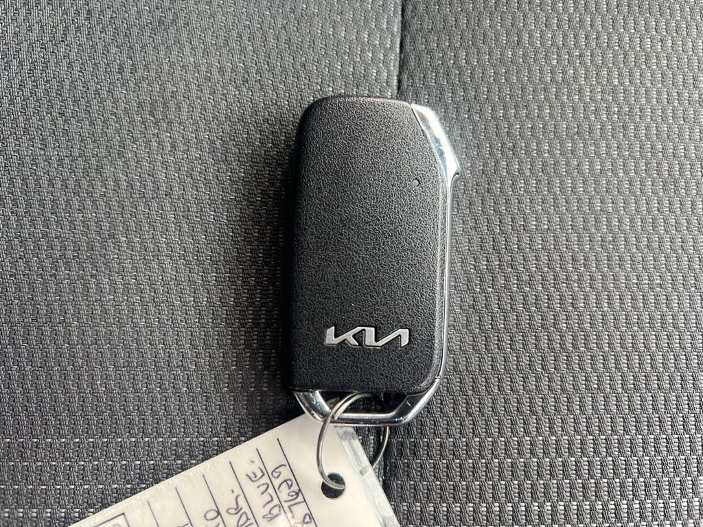 Certified 2024 Kia Niro EX image 26