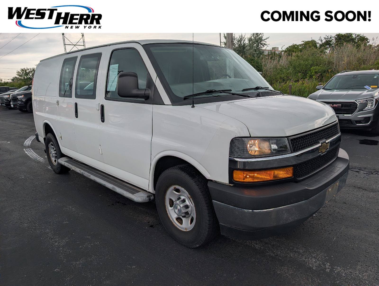 Used 2018 Chevrolet Express 2500 w/ Driver Convenience Package RWD image 1