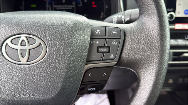 Used 2026 Toyota Camry LE FWD image 22