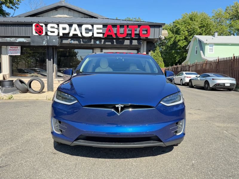 Used 2018 Tesla Model X 100D AWD/4WD image 3