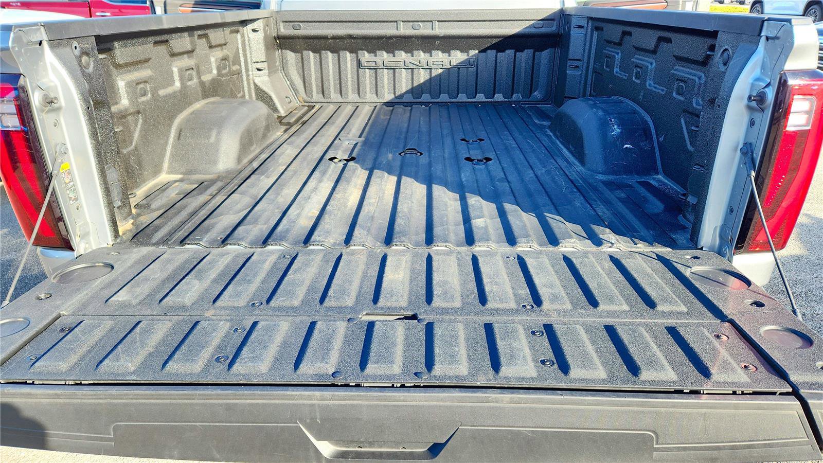 Used 2024 GMC Sierra 2500 Denali Ultimate image 32