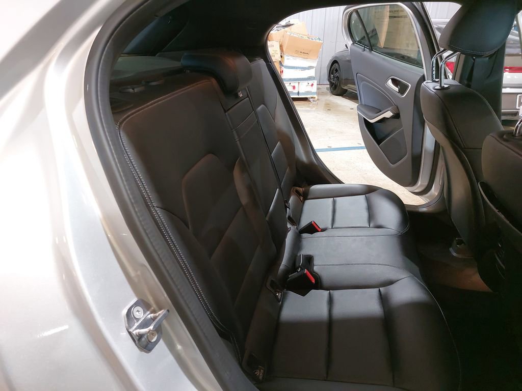 Used 2019 Mercedes-Benz GLA 250 image 12