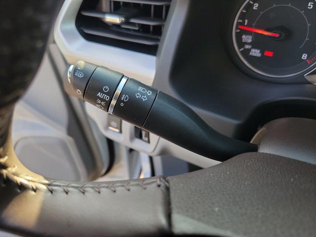 Used 2021 GMC Acadia SLT FWD image 26