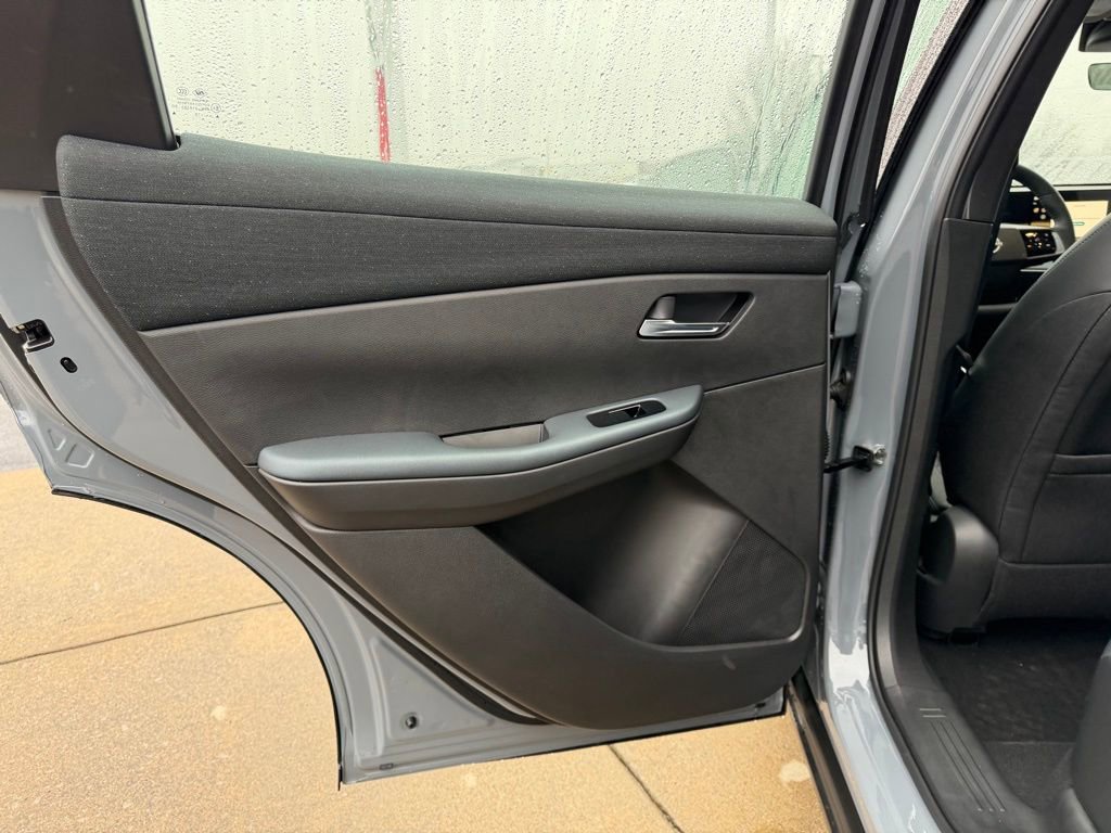 New 2026 Nissan Leaf Platinum+ w/ Cargo Package (Platinum+) FWD image 16