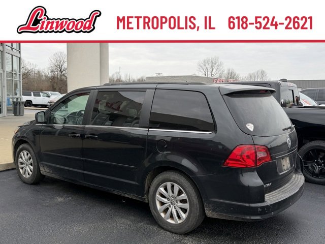 Used 2012 Volkswagen Routan SE image 2