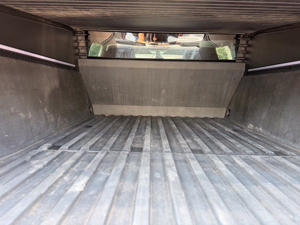 Used 2025 Tesla Cybertruck AWD Crew Cab image 18
