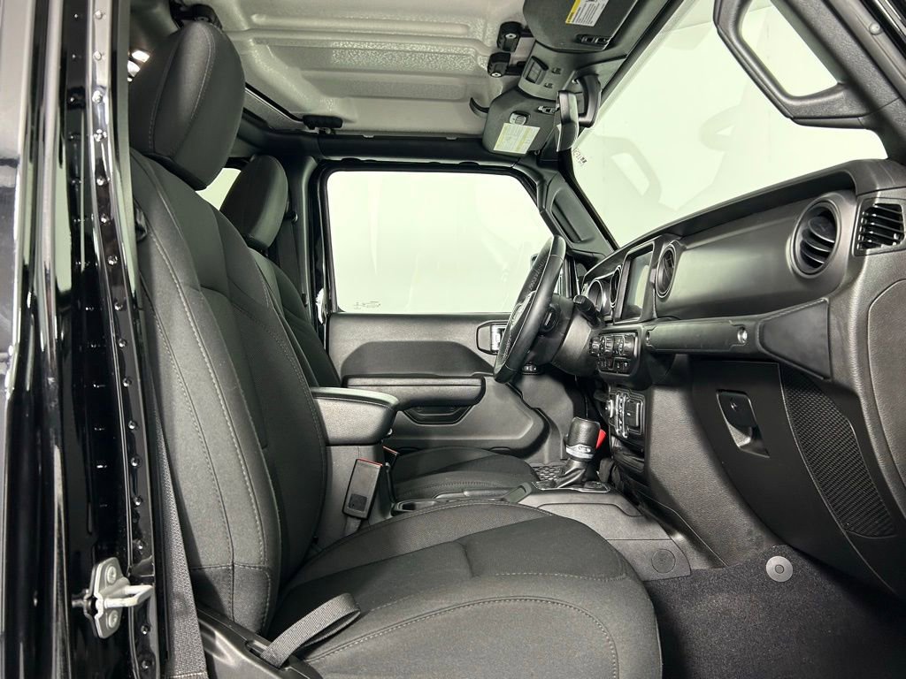 Used 2022 Jeep Gladiator Willys AWD/4WD image 10