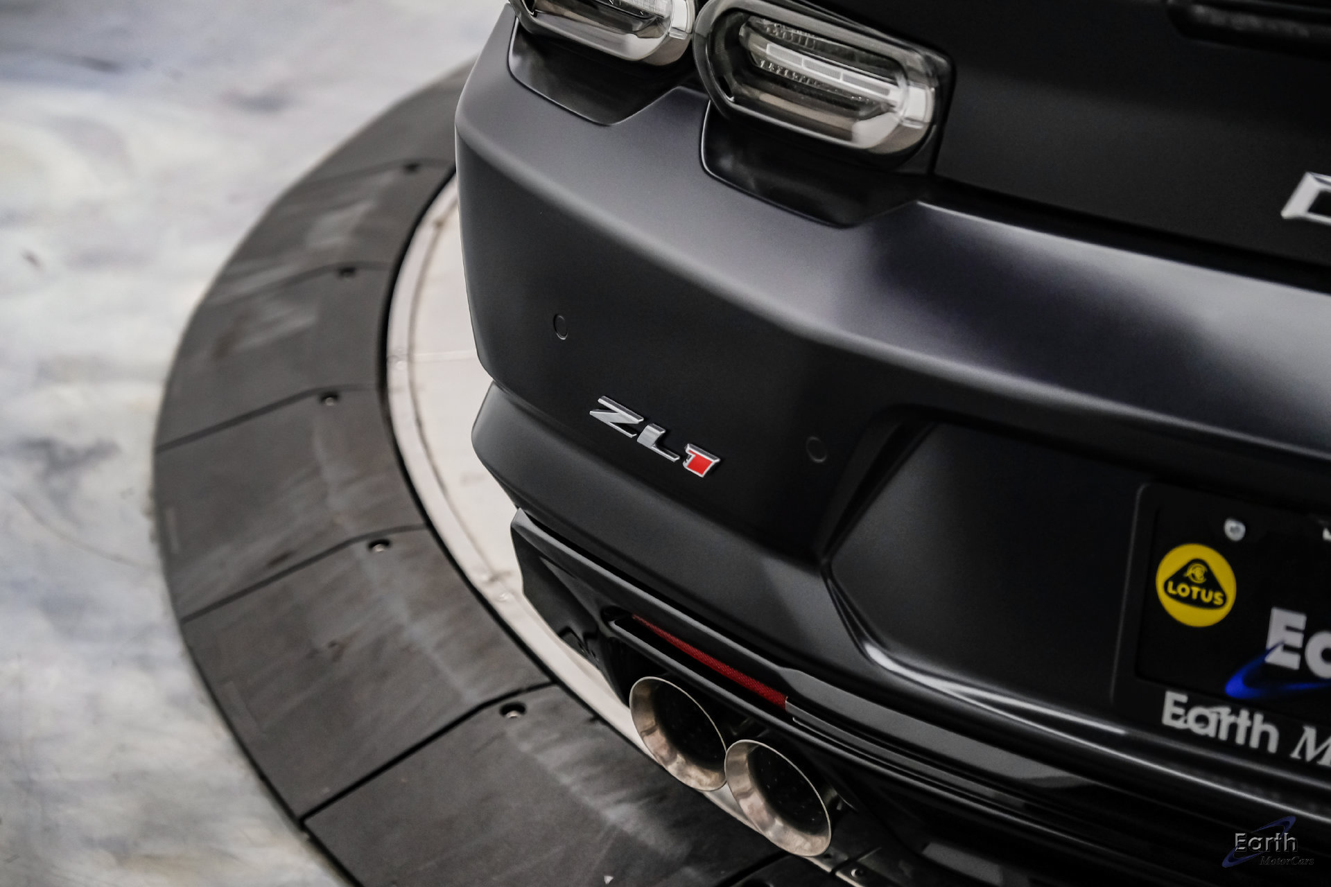 Used 2024 Chevrolet Camaro ZL1 RWD image 18