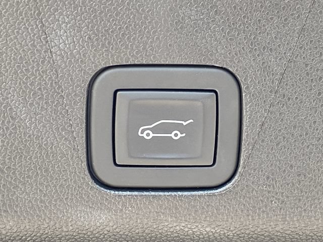 Certified 2025 Cadillac Escalade Sport Platinum w/ LPO, ONYX Package AWD/4WD image 7