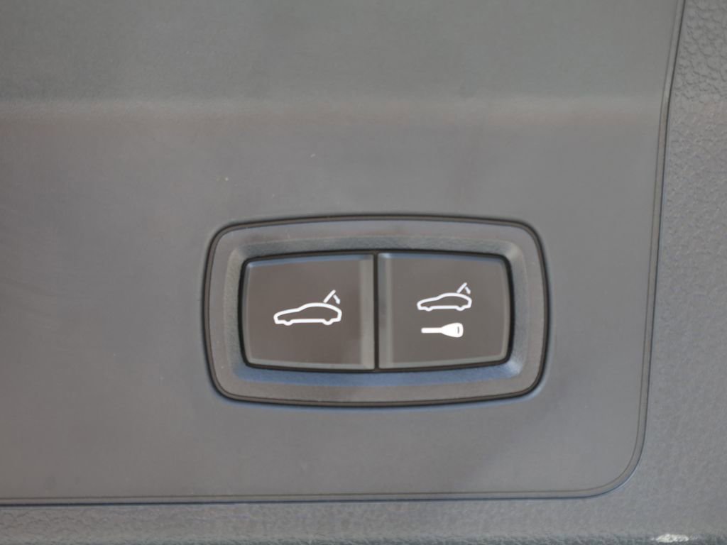 Used 2025 Porsche Panamera 4 image 9