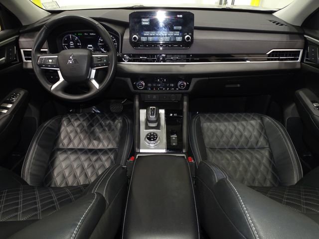 Used 2023 Mitsubishi Outlander SEL image 30