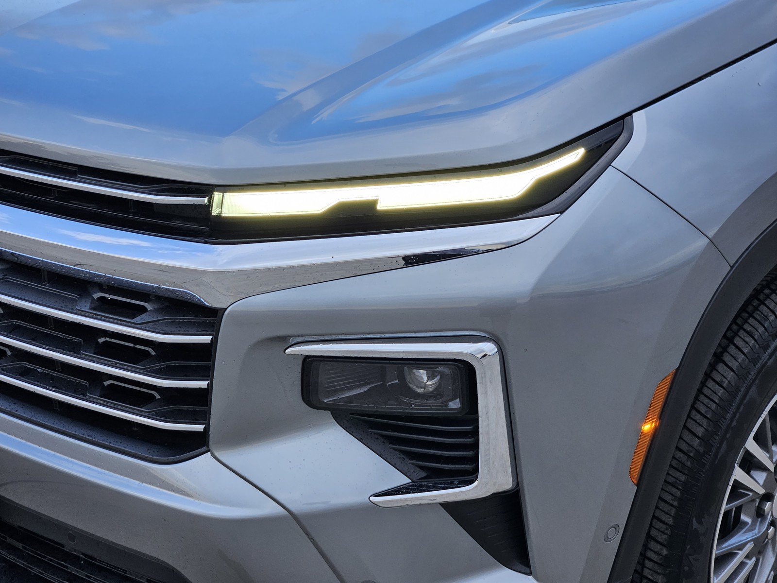 New 2027 Chevrolet Traverse LT w/ Enhanced Driving Package FWD image 5