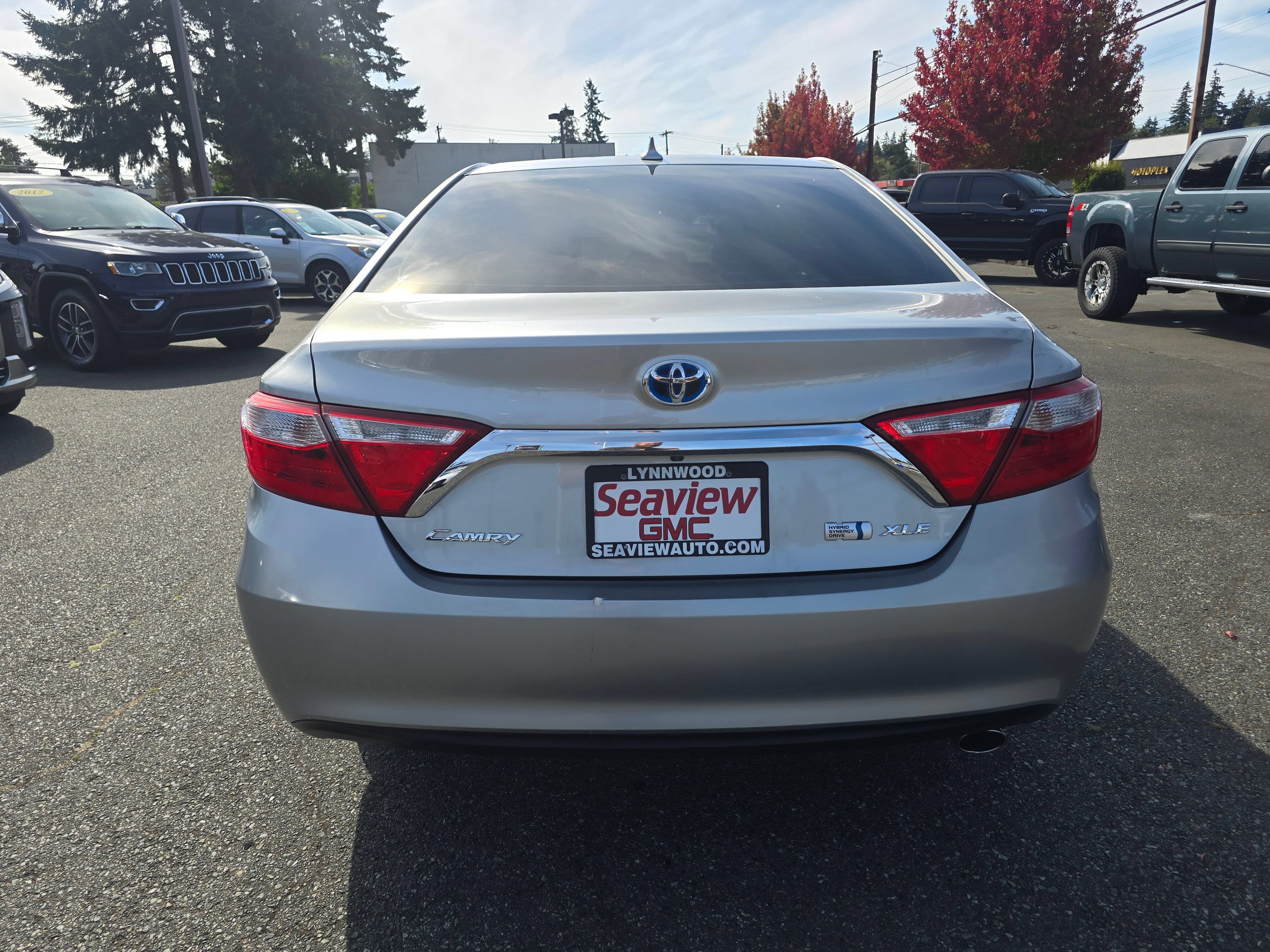 Used 2016 Toyota Camry XLE w/ Moonroof Package FWD image 6