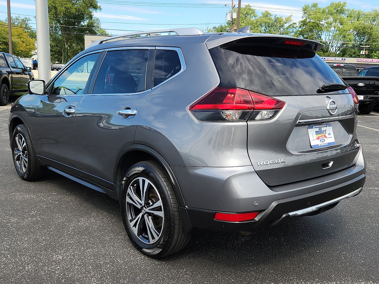Used 2020 Nissan Rogue SV w/ Premium Package AWD/4WD image 4
