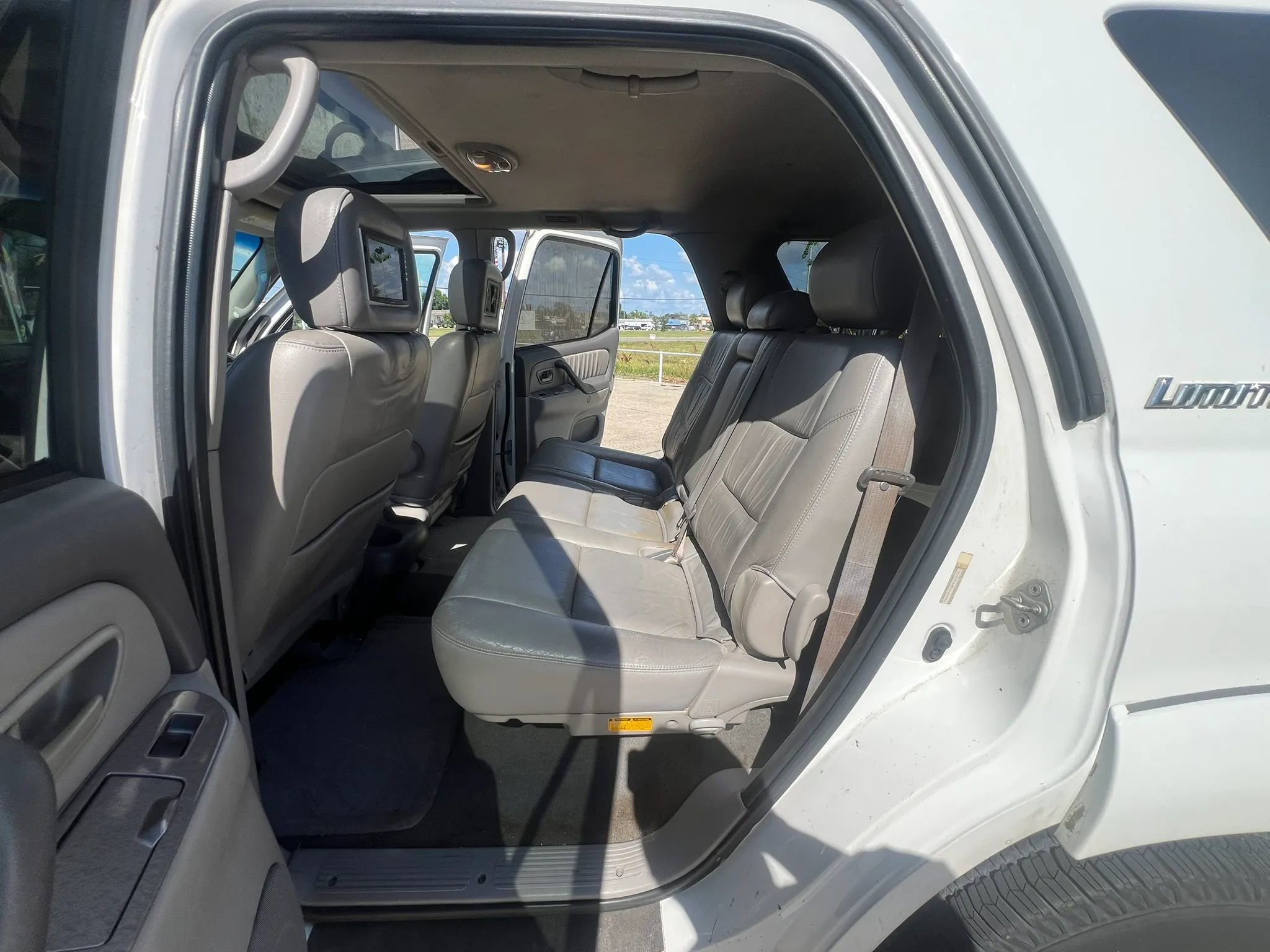 Used 2003 Toyota Sequoia Limited RWD image 10