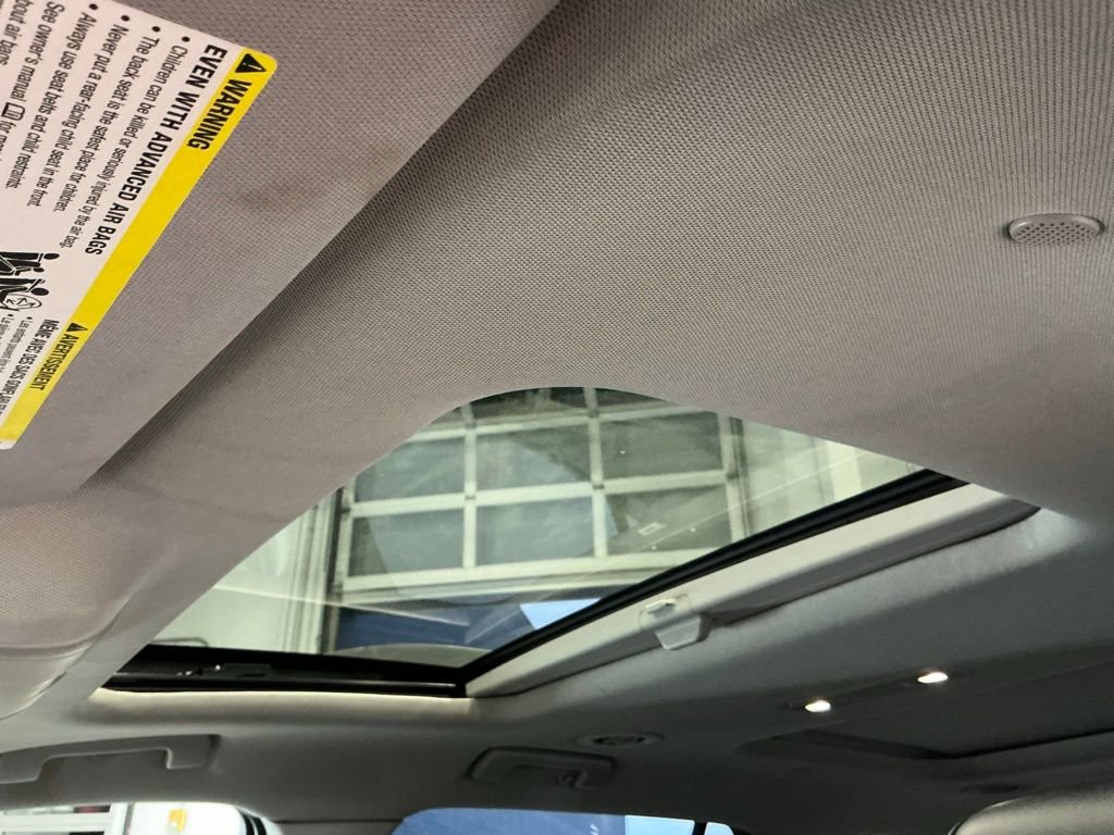 Used 2019 GMC Acadia SLT w/ LPO, Floor Liner Package FWD image 5