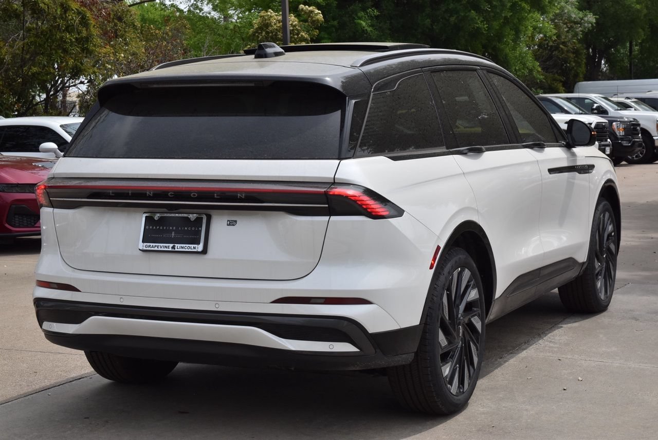 New 2026 Lincoln Nautilus Reserve w/ Jet Appearance Package AWD/4WD image 14