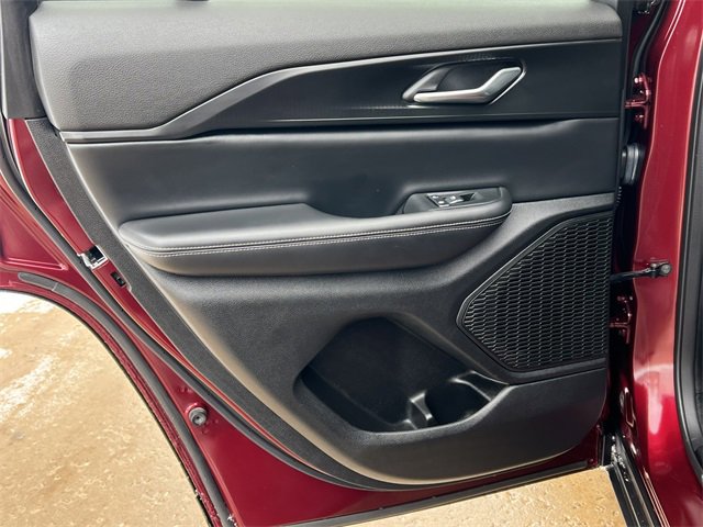 Used 2024 Jeep Grand Cherokee Altitude image 35