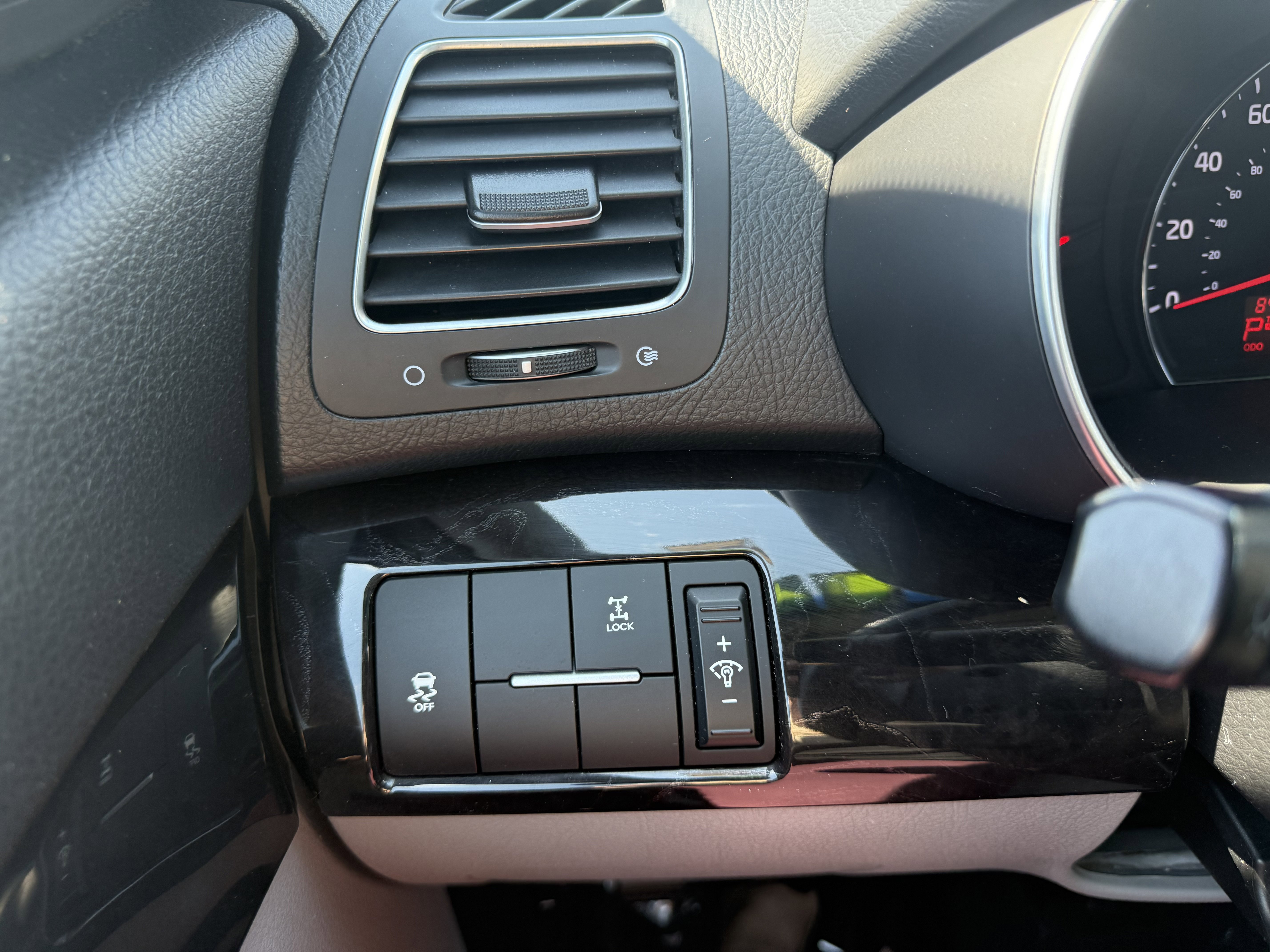 Used 2014 Kia Sorento LX AWD/4WD image 28