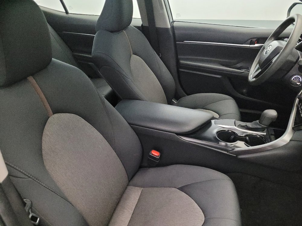 Used 2020 Toyota Camry LE image 21