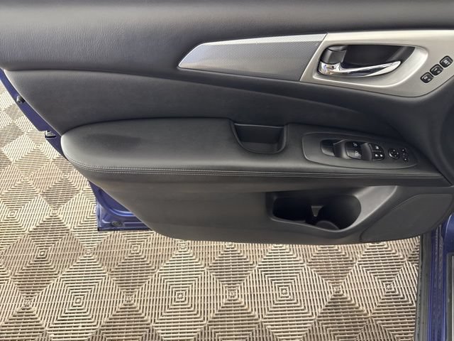 Used 2017 Nissan Pathfinder SL FWD image 22