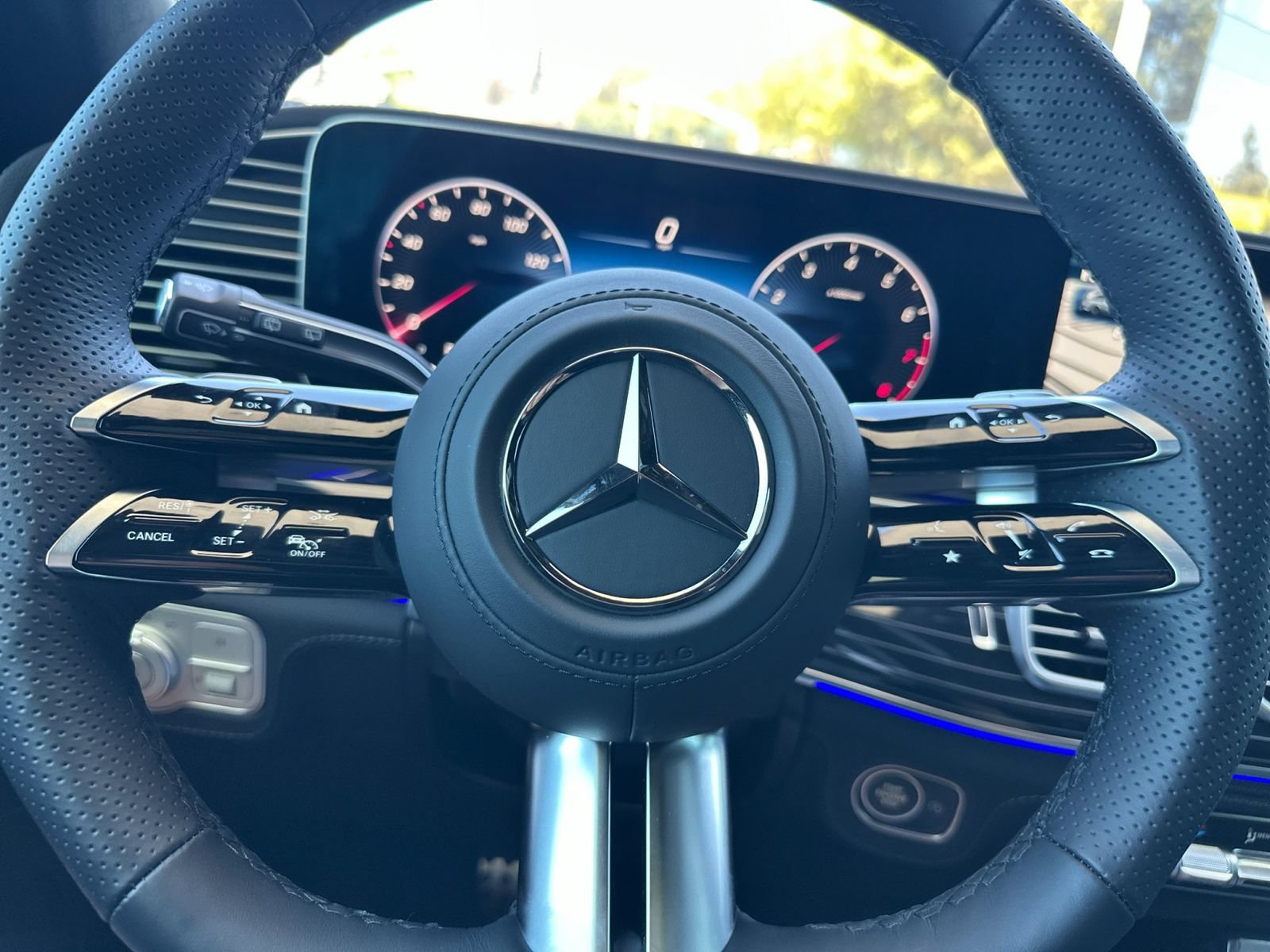 Used 2025 Mercedes-Benz GLS 580 4MATIC image 25