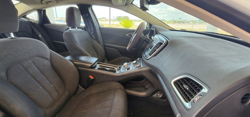 Used 2016 Chrysler 200 Limited FWD image 20