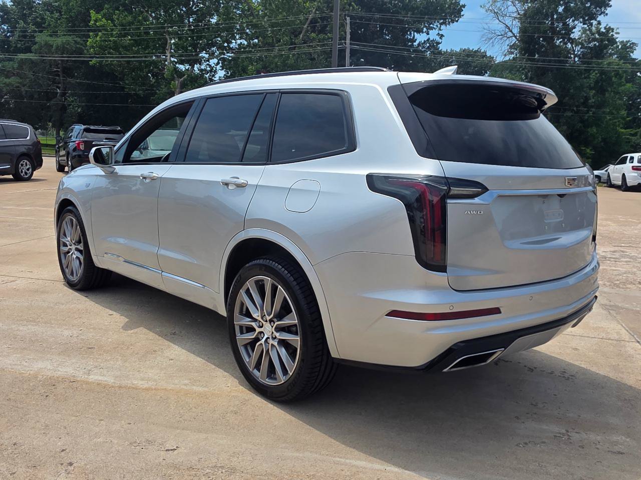 Used 2020 Cadillac XT6 Sport w/ LPO, Floor Liner Package AWD/4WD image 17