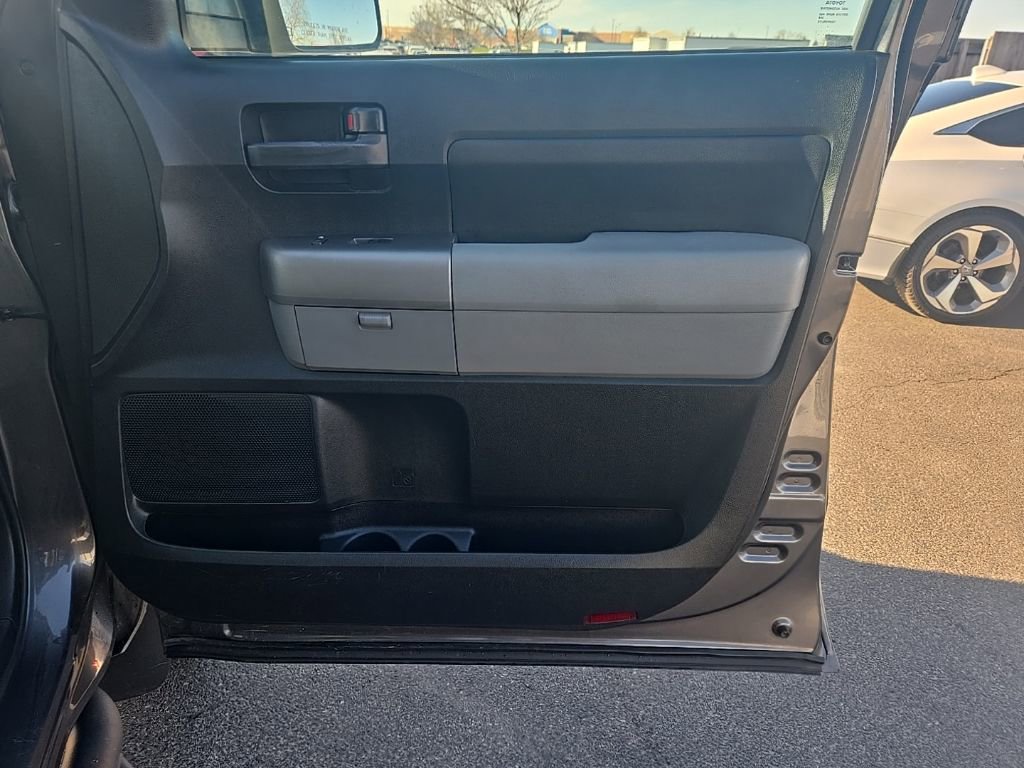 Used 2012 Toyota Tundra 4x4 CrewMax w/ Tow Pkg image 31