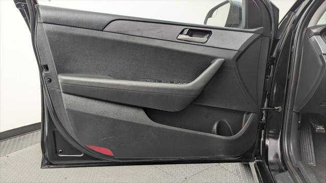 Used 2019 Hyundai Sonata SE image 13