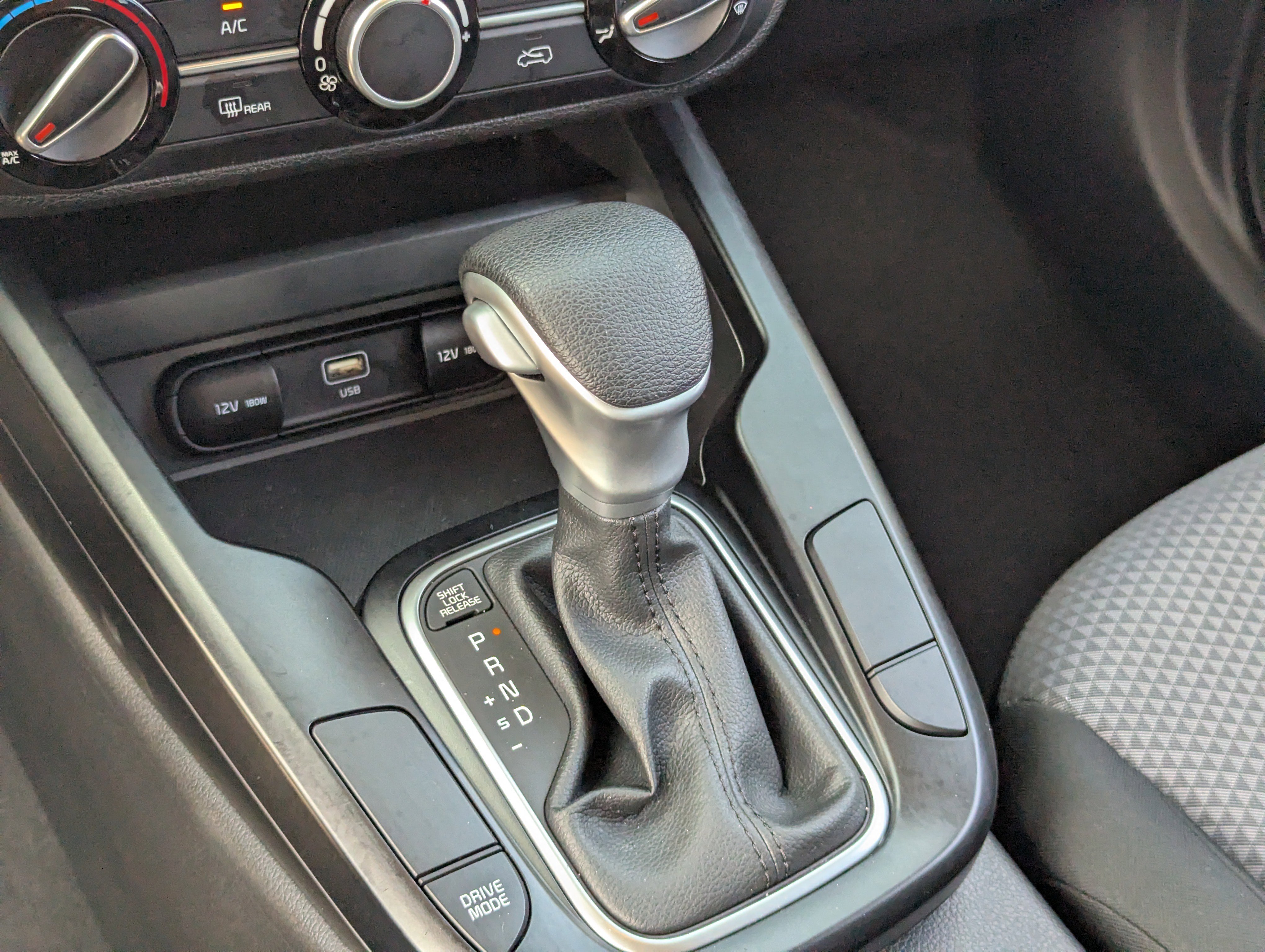 Certified 2025 Kia Soul LX image 28