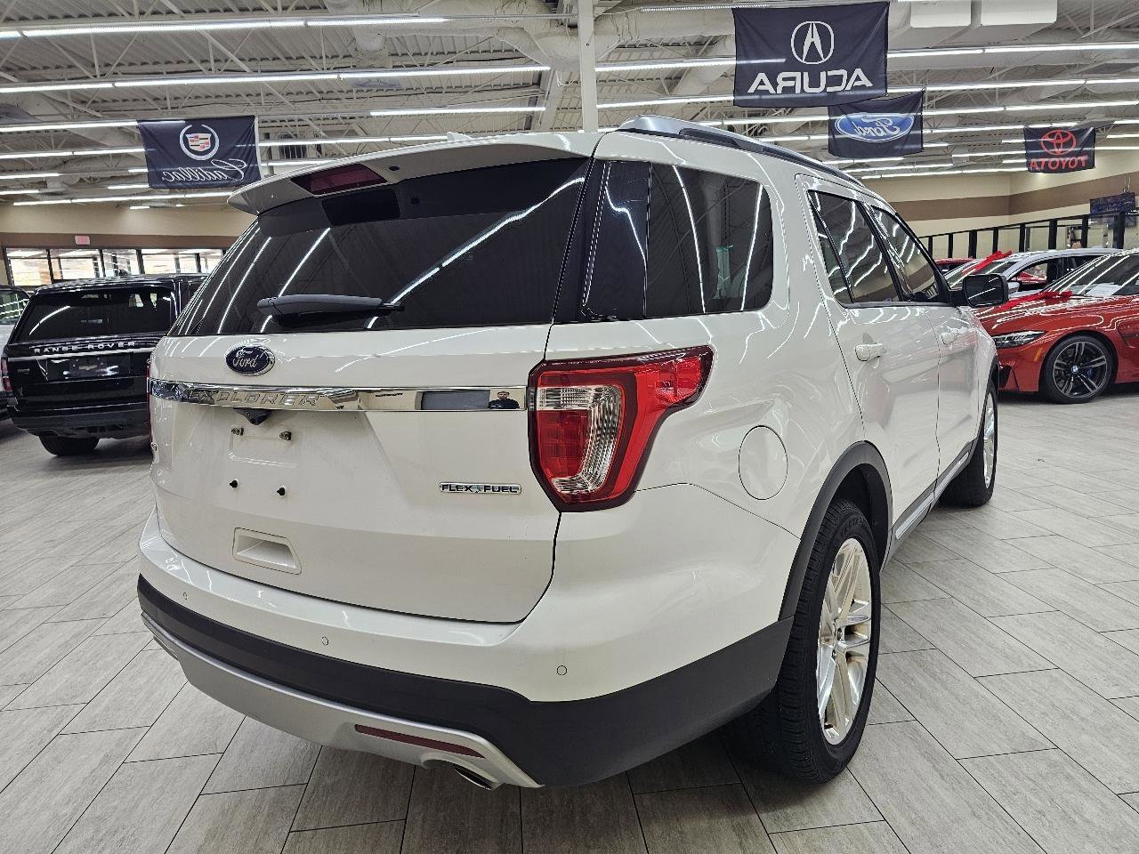 Used 2016 Ford Explorer XLT w/ Equipment Group 202A FWD image 6