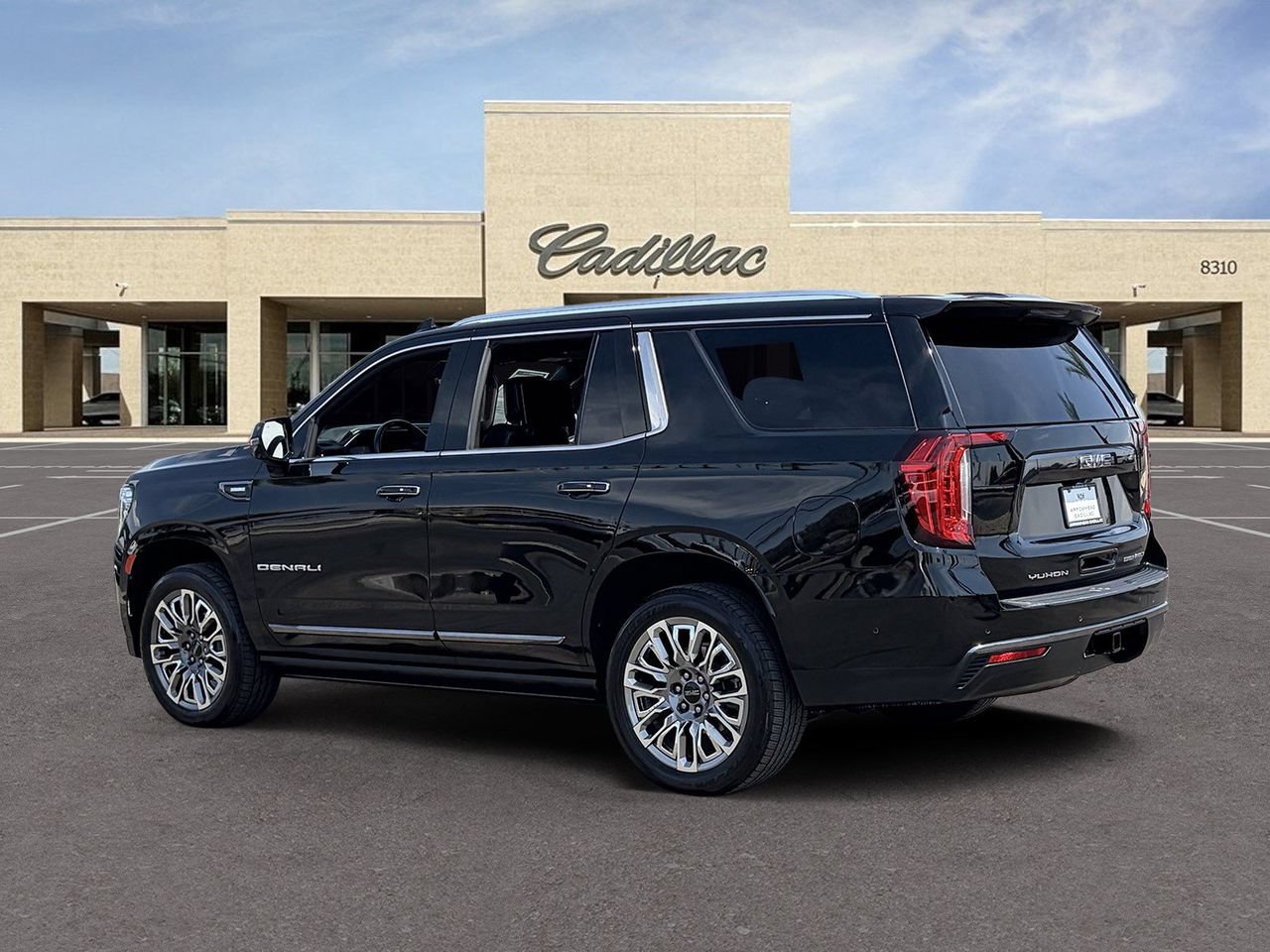 Used 2024 GMC Yukon Denali Ultimate AWD/4WD image 7