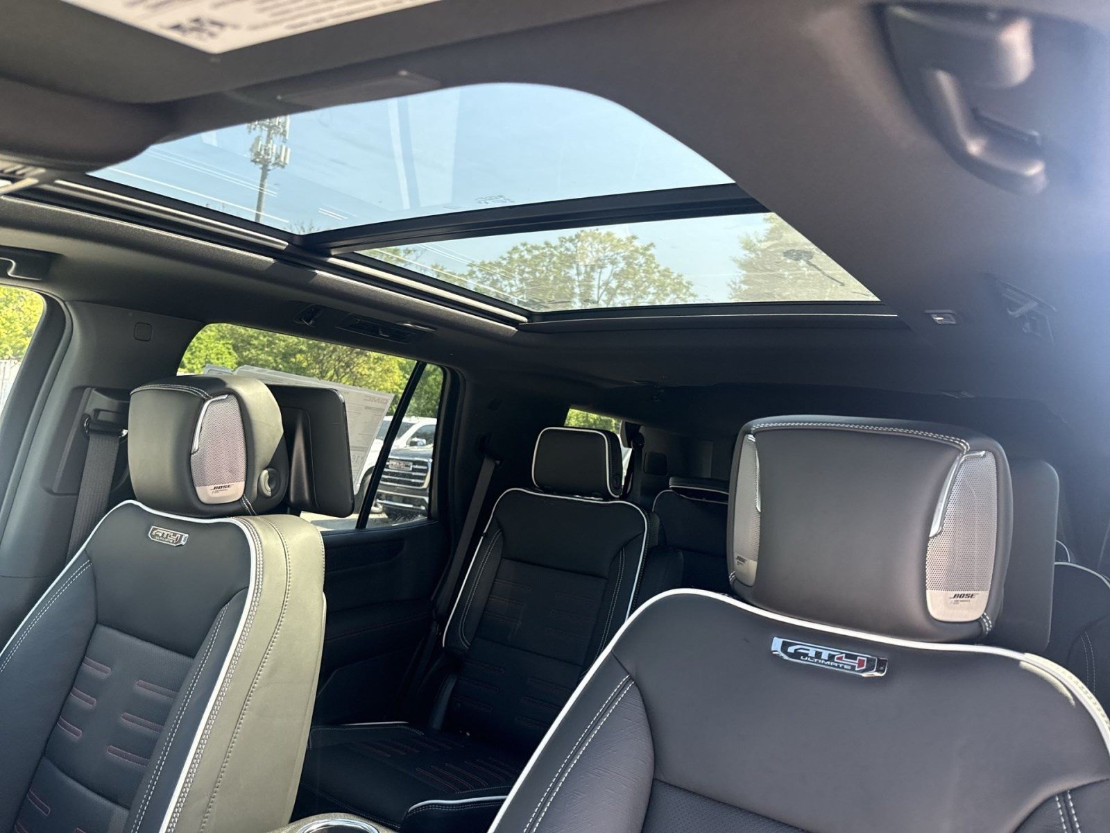 New 2026 GMC Yukon AT4 Ultimate w/ LPO, Floor Liner Package AWD/4WD image 20