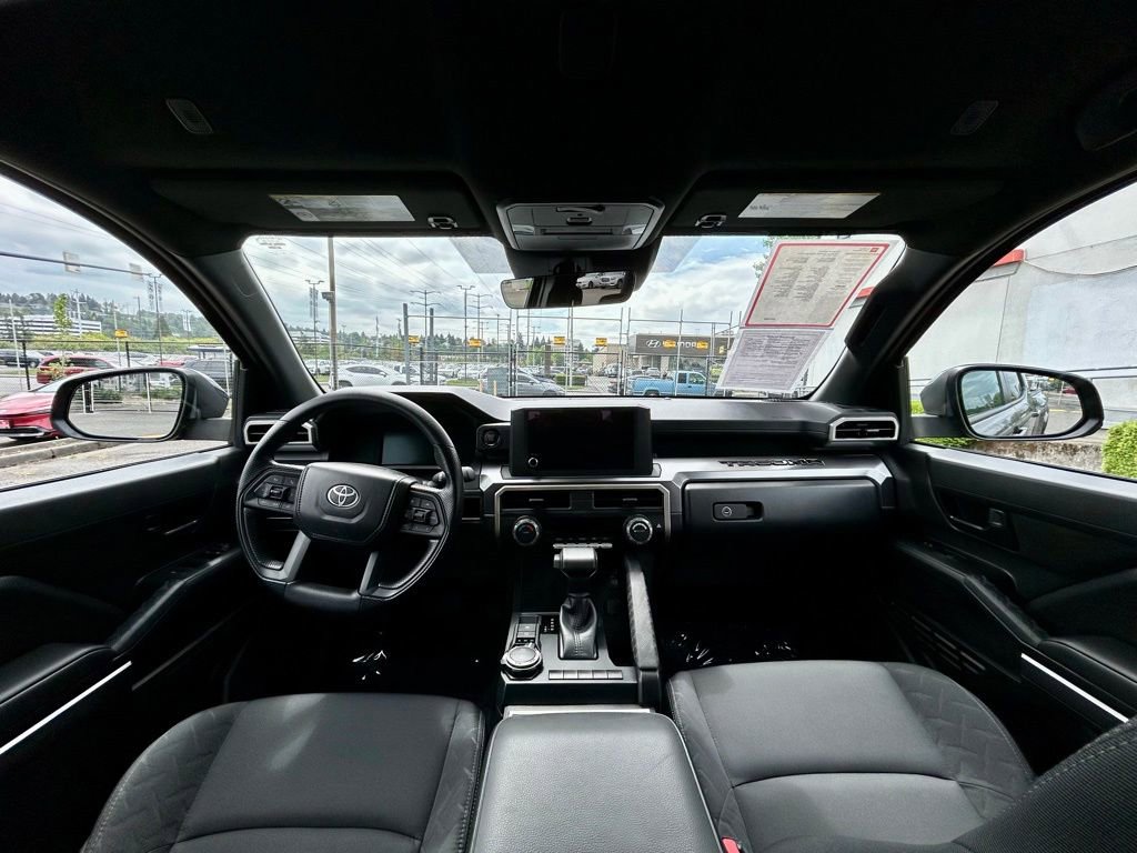 Certified 2025 Toyota Tacoma SR5 AWD/4WD image 15