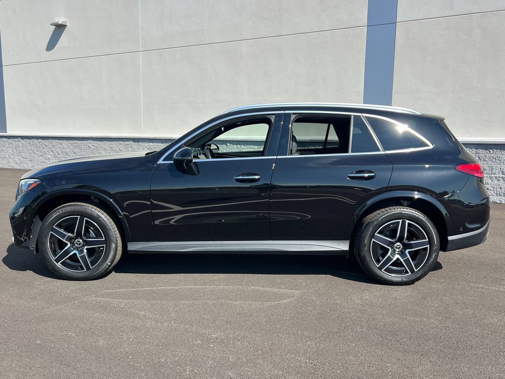 Used 2023 Mercedes-Benz GLC 300 4MATIC image 4