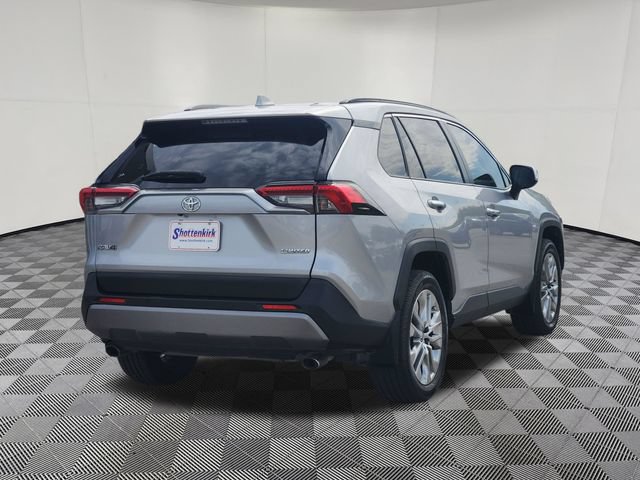 Used 2020 Toyota RAV4 Limited FWD video 3
