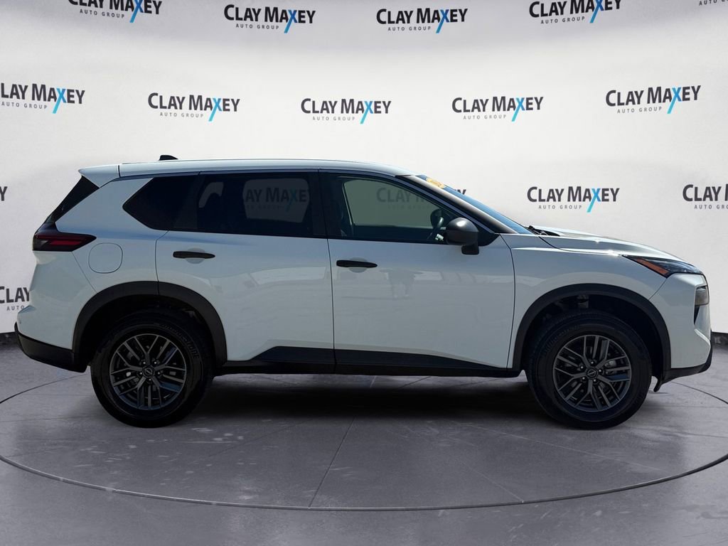 Used 2024 Nissan Rogue S FWD image 6