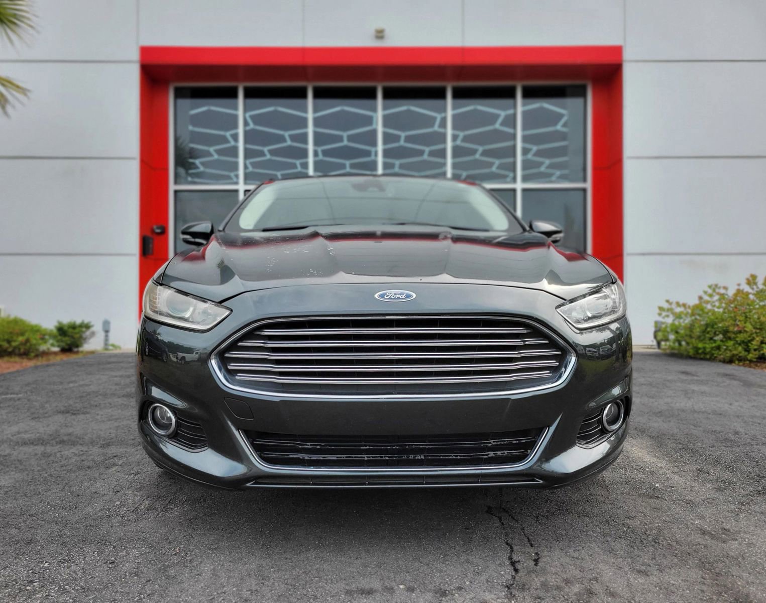 Used 2015 Ford Fusion Titanium FWD image 2